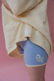 SIGNATURE TEE BUTTERCUP