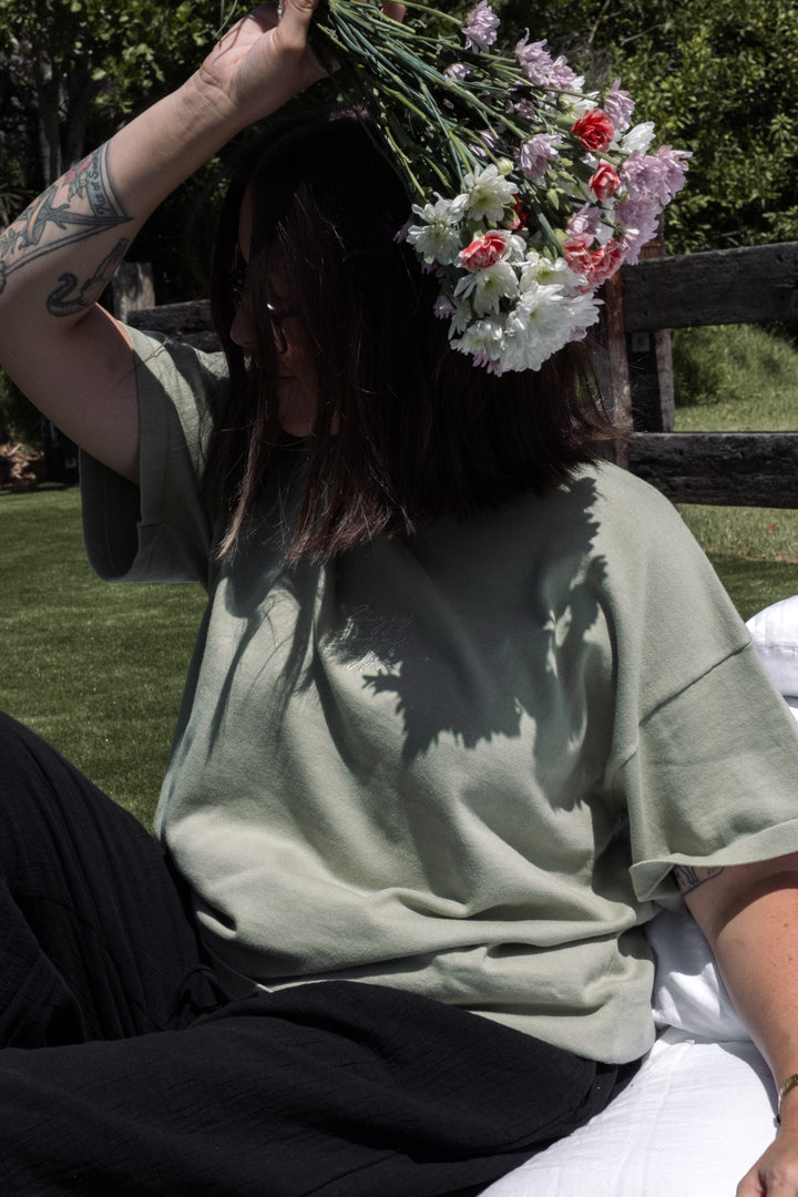 SIGNATURE TEE ALOE (WOMEN'S)