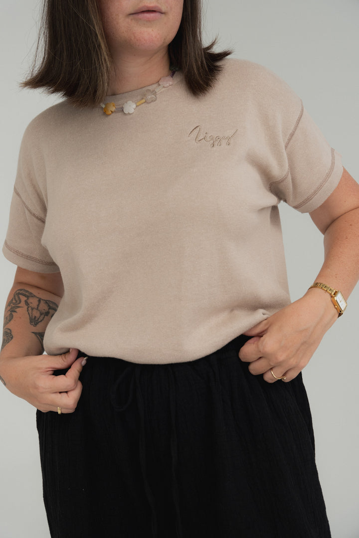 ESSENTIAL TEE TAUPE