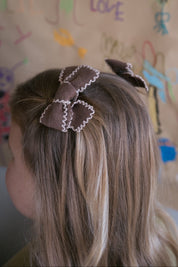BOWS CHESTNUT LACE